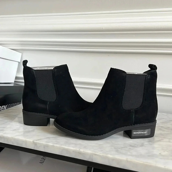 NWT Black suede bootie size 6 or 6.5 - Picture 1 of 6